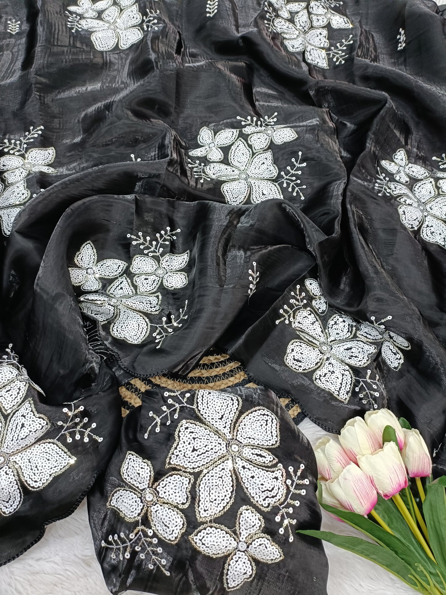 NEW PART WEAR JIMMY CHO WITH SIQUNCE SAREE WITH BLOUSE SIQUNCES WORK